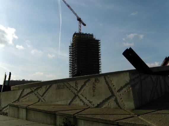 Frans de Wit, Vierkant Eiland in de Plas. Kunstwerk 1996; foto Onno de Wit, 2009