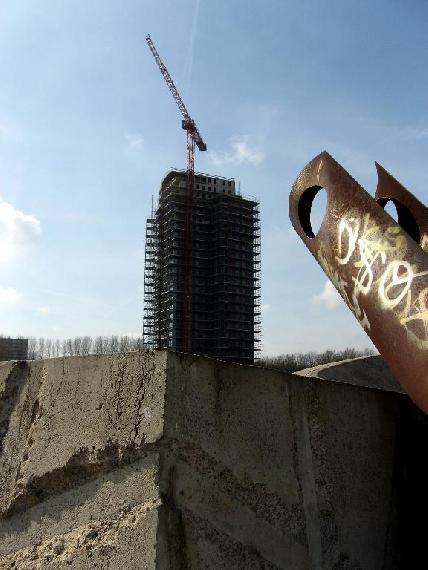 Frans de Wit, Vierkant Eiland in de Plas. Kunstwerk 1996; foto Onno de Wit, 2009